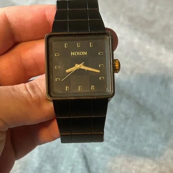 Nixon The Quatro Mens Watch - Picture 2 of 7